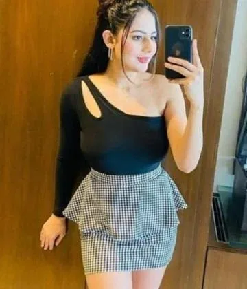 Mia in New Delhi