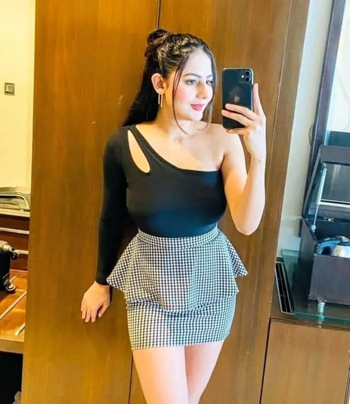 Most professional and experienced escort girl in Surat for give you special services